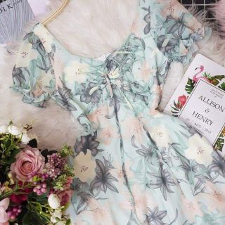 Đầm xòe hoa voan