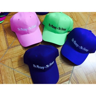 Nhận thêu mũ theo yêu cầu.