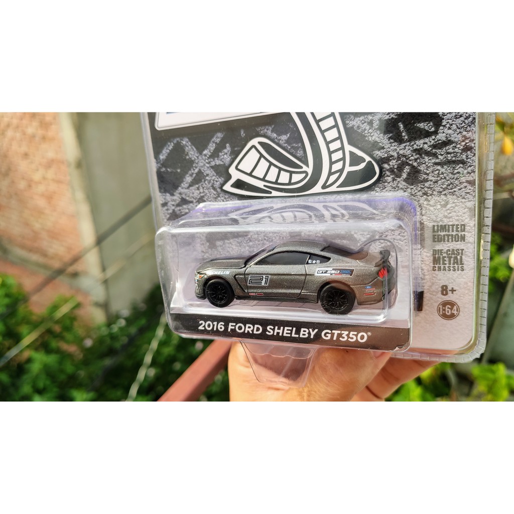 Mô hình tĩnh Greenlight 2016 Ford Shelby GT350 tỷ lệ 1:64