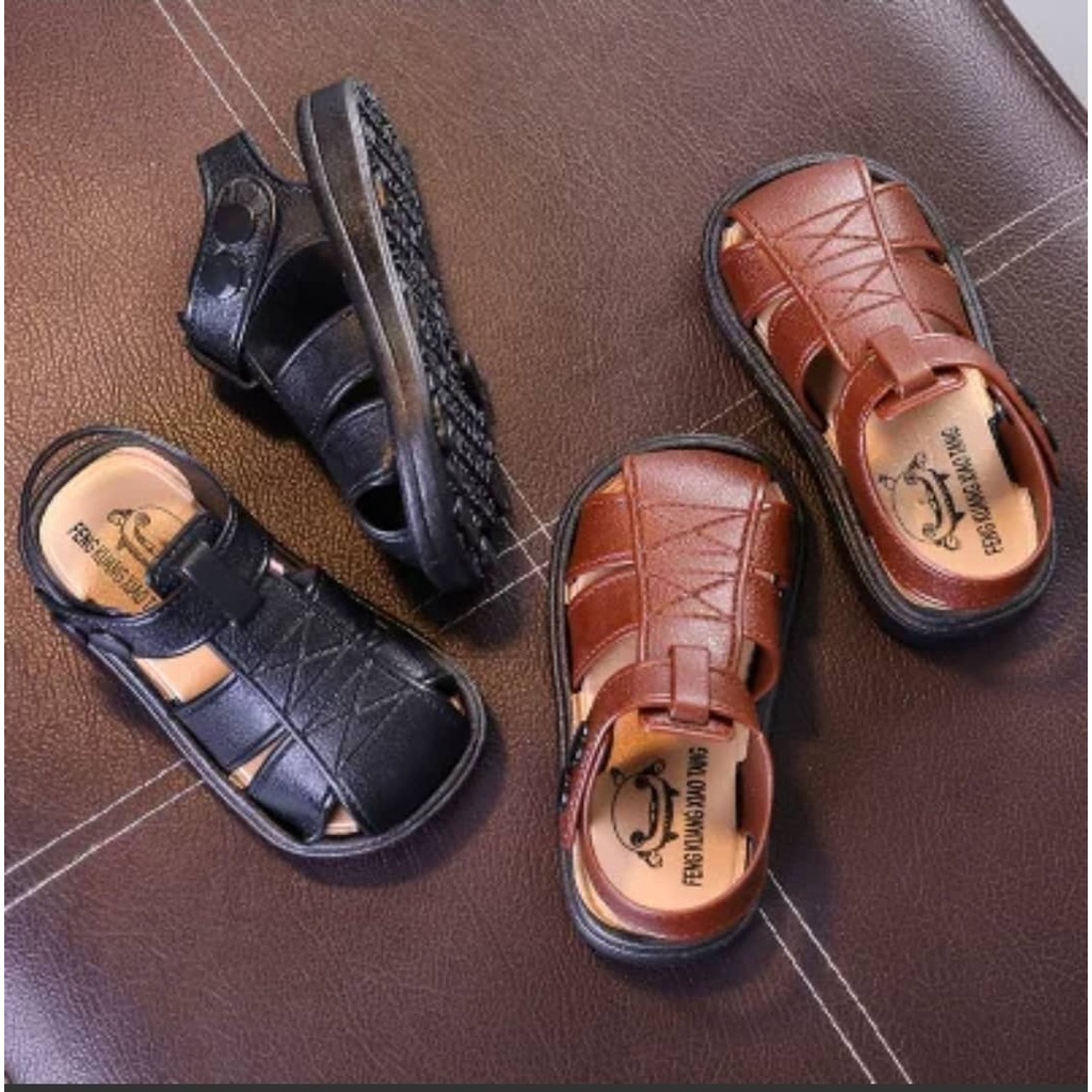 Dép sandal tập đi cho bé, chất liệu mềm, thoải mái cho bé, quai bấm cúc chắc chắn