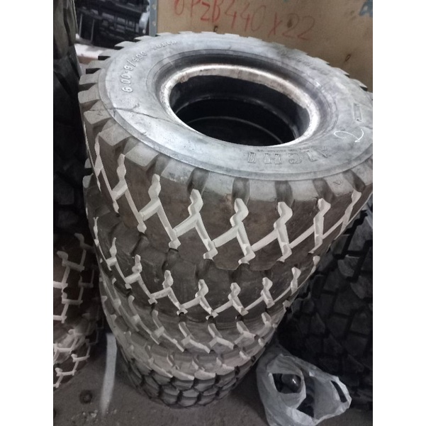 lốp đặc aichi và dunlop nhật bãi hàng đảm bảo chất lượng