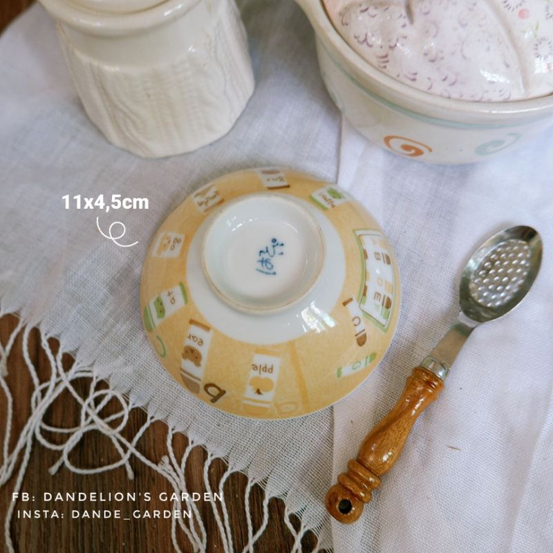 chén ăn dặm hoạt hình