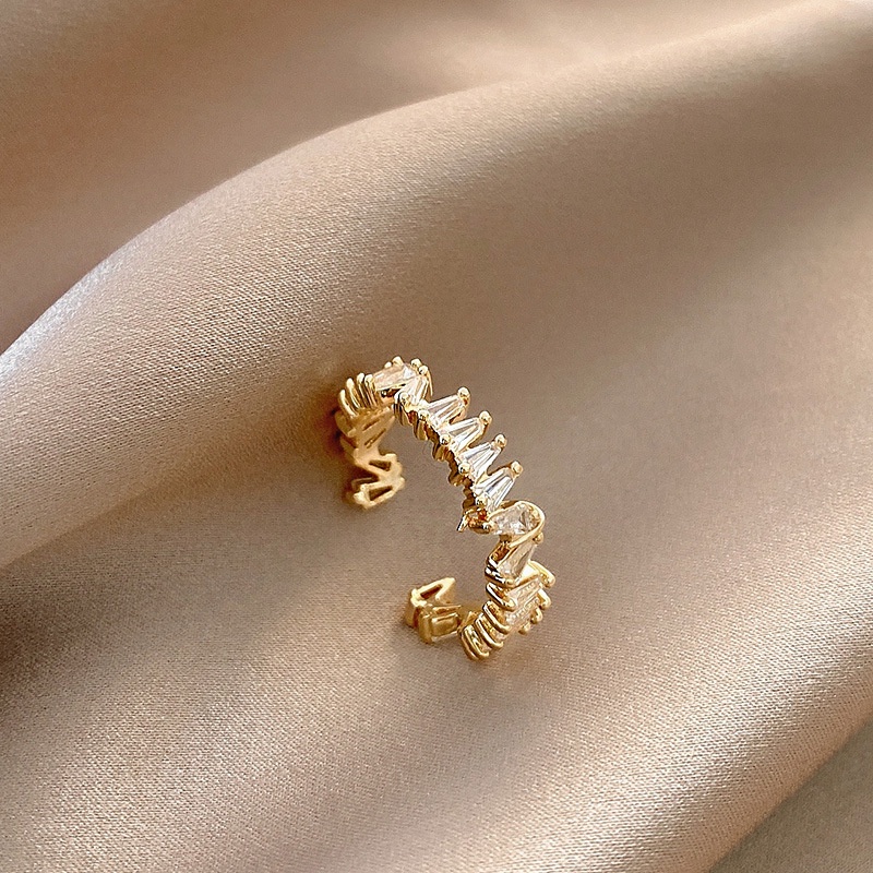 Nhẫn đính đá zircon 2021 thời trang cho nữ