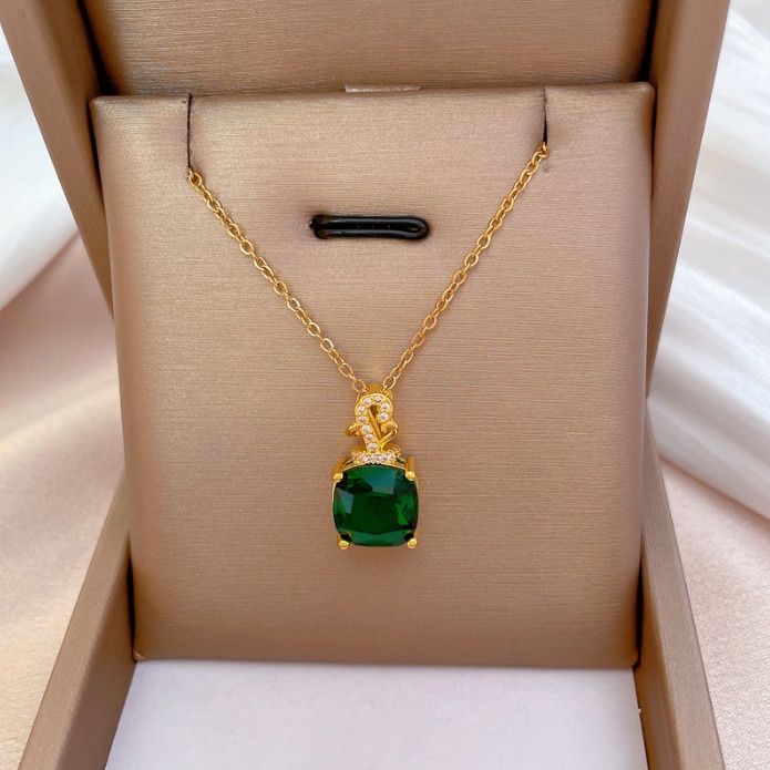 Dây Chuyền Titan Mặt Đá Nhân Tạo Màu Xanh Lá TT 4186