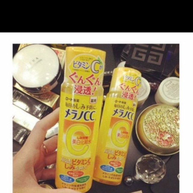 Nước hoa hồng cc Melano