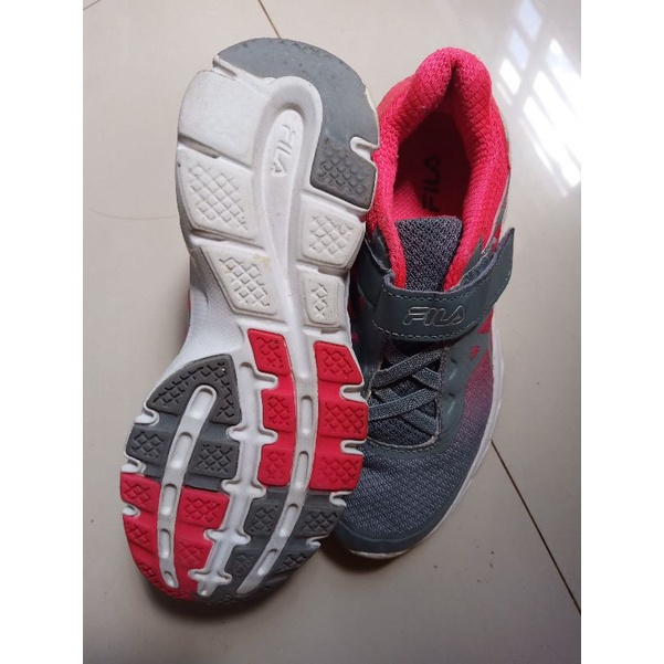 Giày bé sz 33.5 đồng giá