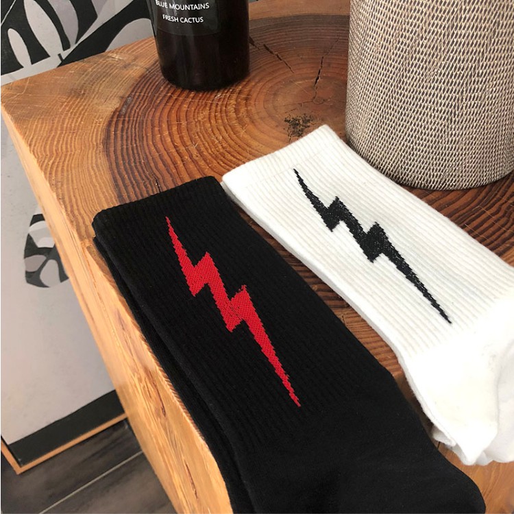 Giá Bán Sỉ Vớ Thể Thao Vừa Vặn Màu Sắc Tương Phản Phong Cách Sấm Sét Cá Tính Dễ Phối Đồ Phong Cách ins Dành Cho