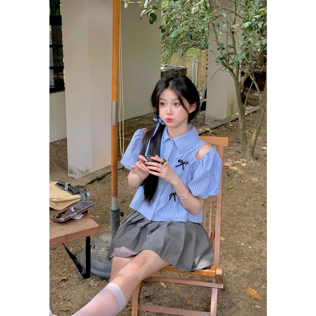 「 WELOVE1 」Áo Sơ Mi Búp Bê Tay Ngắn Bồng Kẻ Sọc Màu Xanh Dương Phối Nút Thắt Nơ Phong Cách Hàn Quốc Giản Dị Dành Cho Bạn Nữ