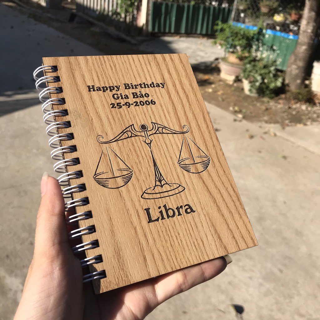 SỔ TAY HỌC SINH _ Notebook – Sổ gáy xoắn bìa gỗ khắc hình và chữ theo yêu cầu – Kích thước A5 (15x20cm)