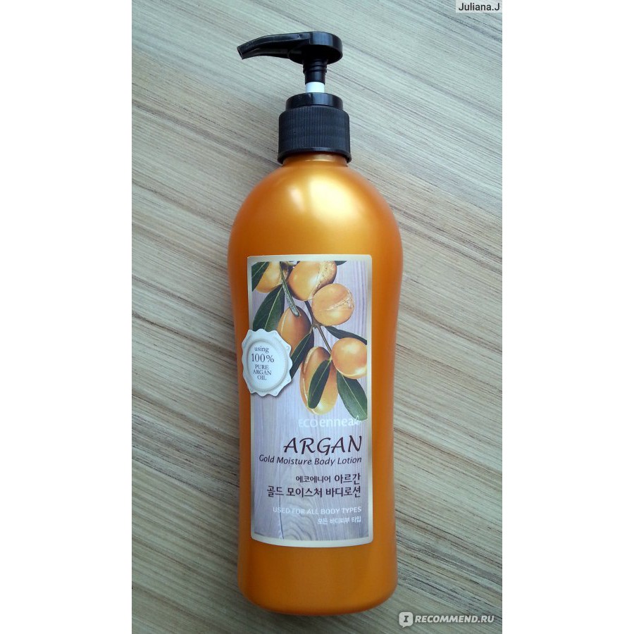 Sữa dưỡng thể thảo dược tinh chất Argan dưỡng ẩm, giúp da mềm mại Welcos Argan Gold Moisture Body Lotion Hàn Quốc 500g