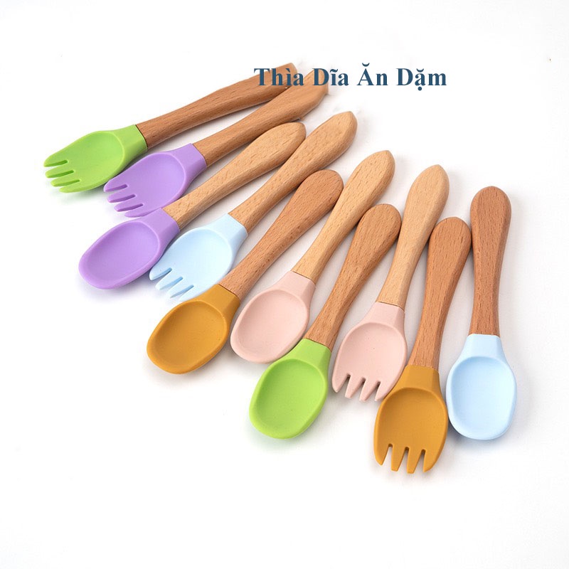 Bộ thìa dĩa cho bé tập xúc bằng silicon tay cầm bằng gỗ Baby Panda - D95