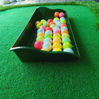 Khay nhựa đựng bóng golf