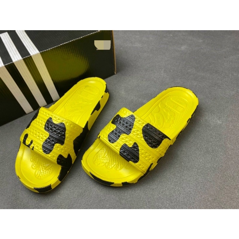 Dép Quai Ngang Đúc Nguyên Khối  Hoạ Tiết Con Bò Sữa