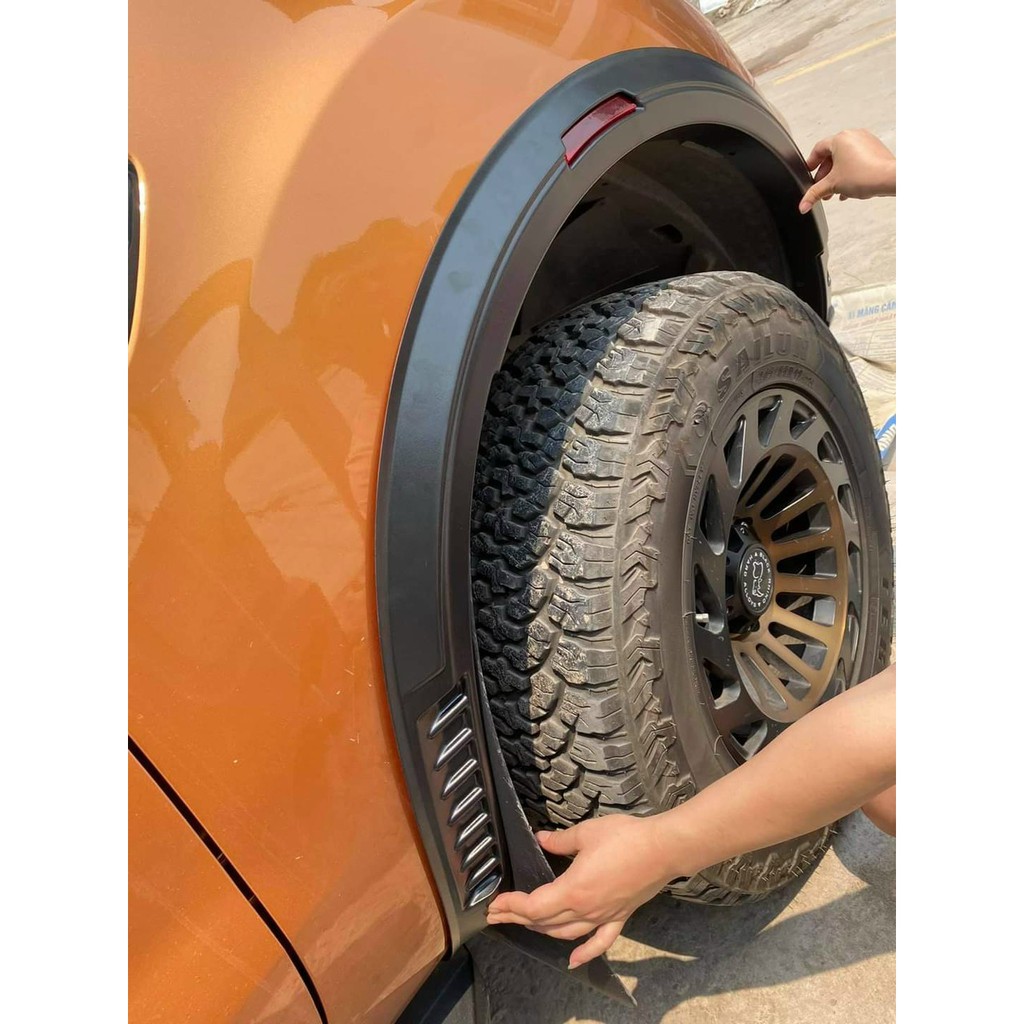 Ốp viền cua lốp xe Ford Ranger 2016 đến 2021 Mẫu bé màu đen - bộ 4 ốp lốp