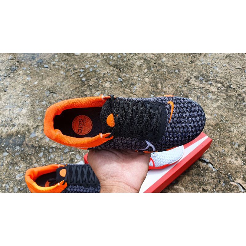 Giày Bóng Đá Lunar Gato React IC