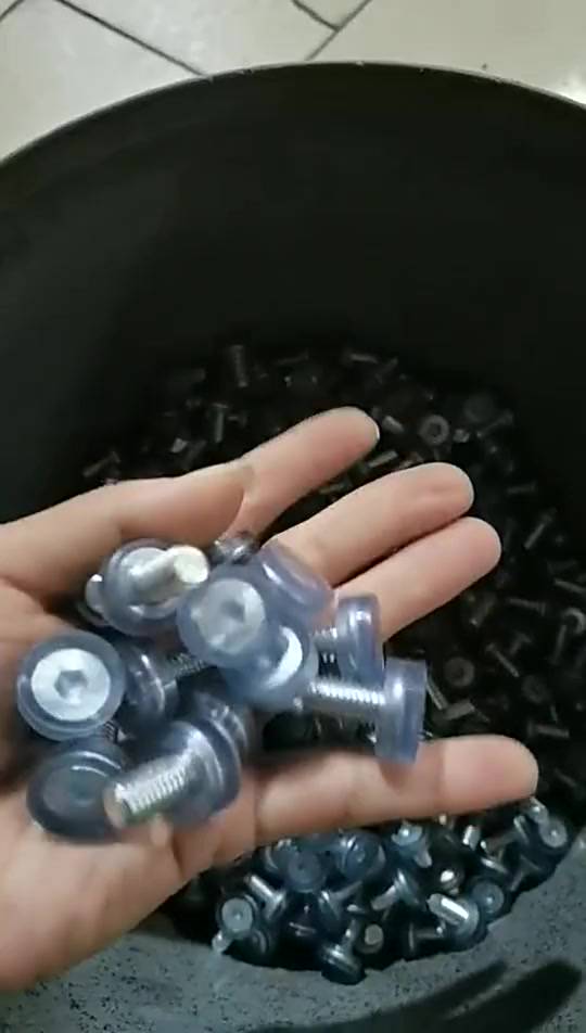 Tăng chân nhựa, đế nhựa tăng chỉnh chiều cao bàn, ghế, tủ, ren vặn 8mm loại tốt. | BigBuy360 - bigbuy360.vn