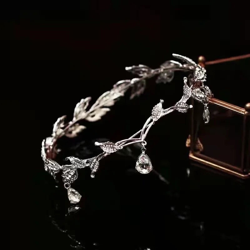 Vòng cài tóc đính đá công chúa