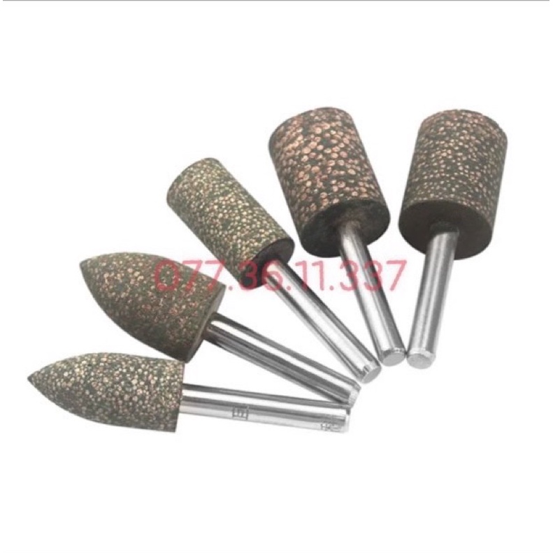 Đánh bóng cao su hạt