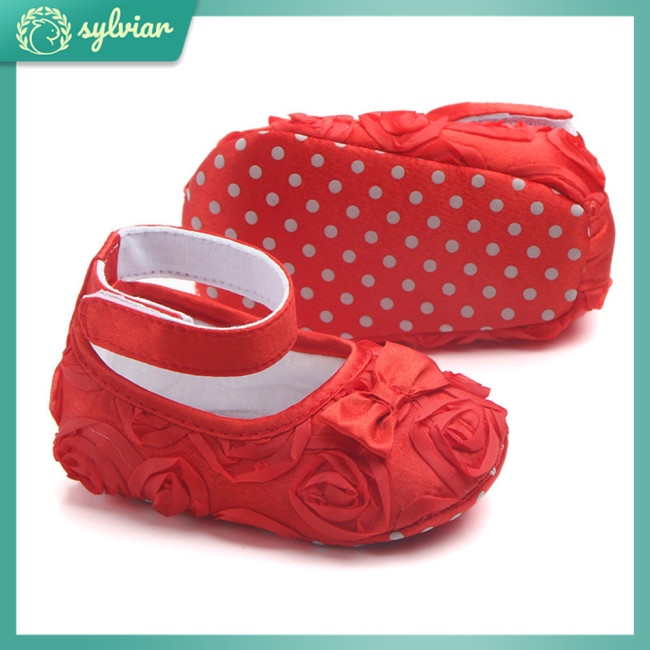 Đôi giày công chúa bằng vải lụa màu trơn đính hoa hồng cho bé 0-18 tháng tuổi