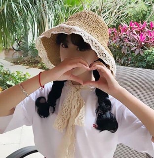 Mũ coi viền ren