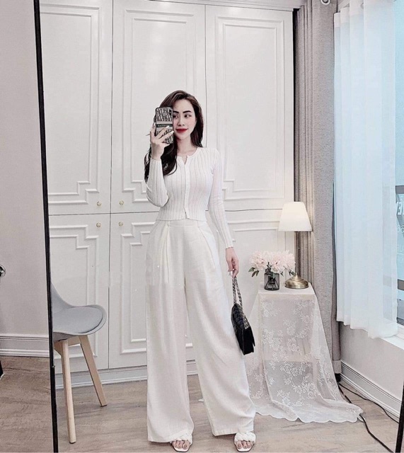 Áo thun croptop phối nút dài tay (núi đính liền áo)