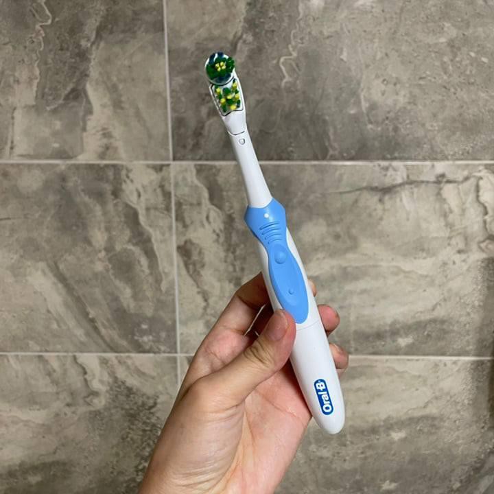 Set 2 đầu bàn chải Oral-B Cross Action Dual Clean