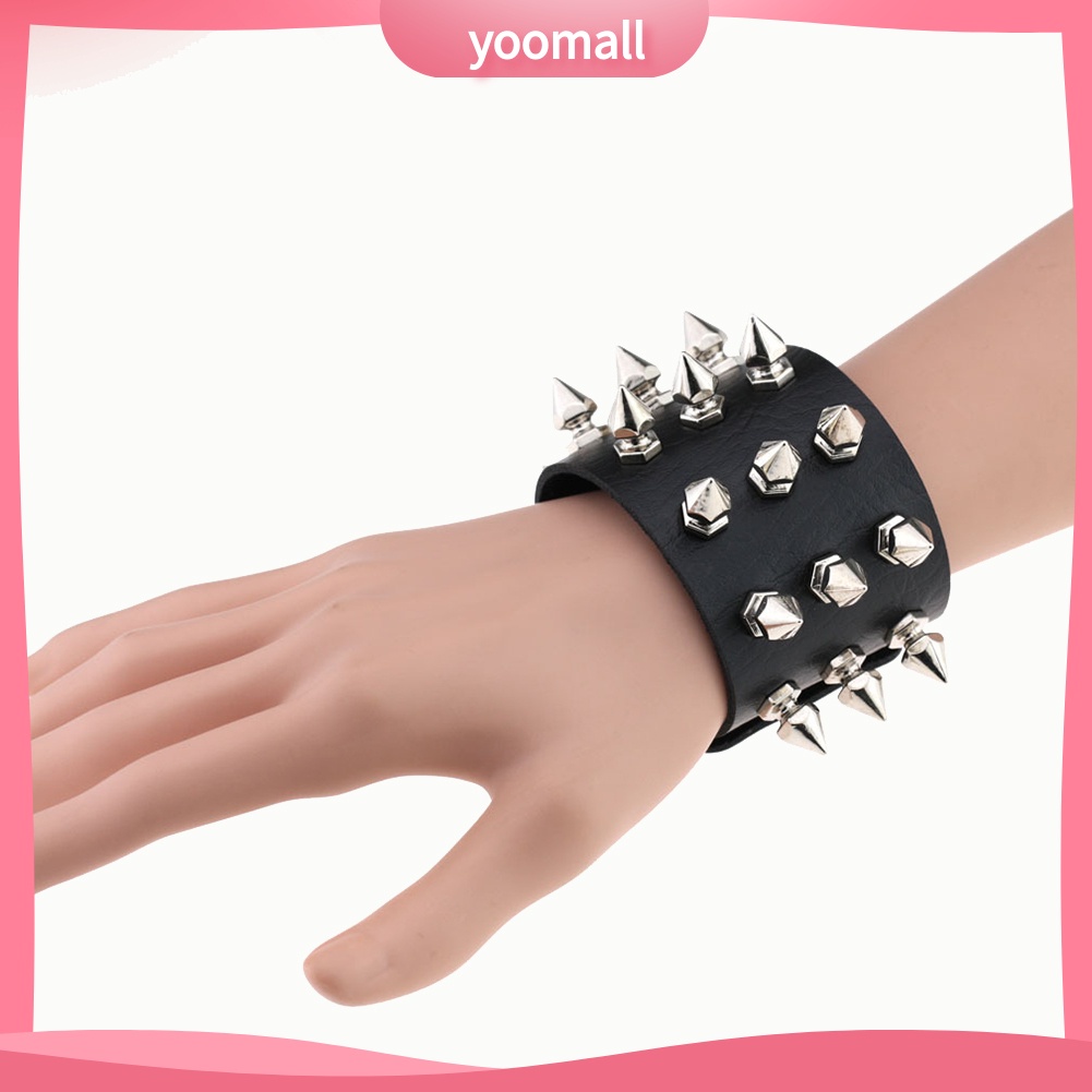 Vòng Tay Giả Da Đính Đinh Tán Cá Tính