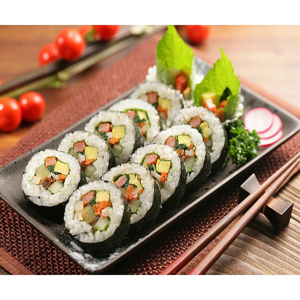 Set 4 món rong biển cuộn kimbap ( rong biển lá kim, mành tre, 1 gói xúc xích,100g thanh cua)