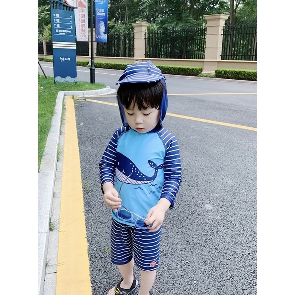 Đồ bơi bé trai tay dài hoạ tiết cá voi, áo tắm chống nắng cho bé màu xanh dương, kèm nón chùm đầu