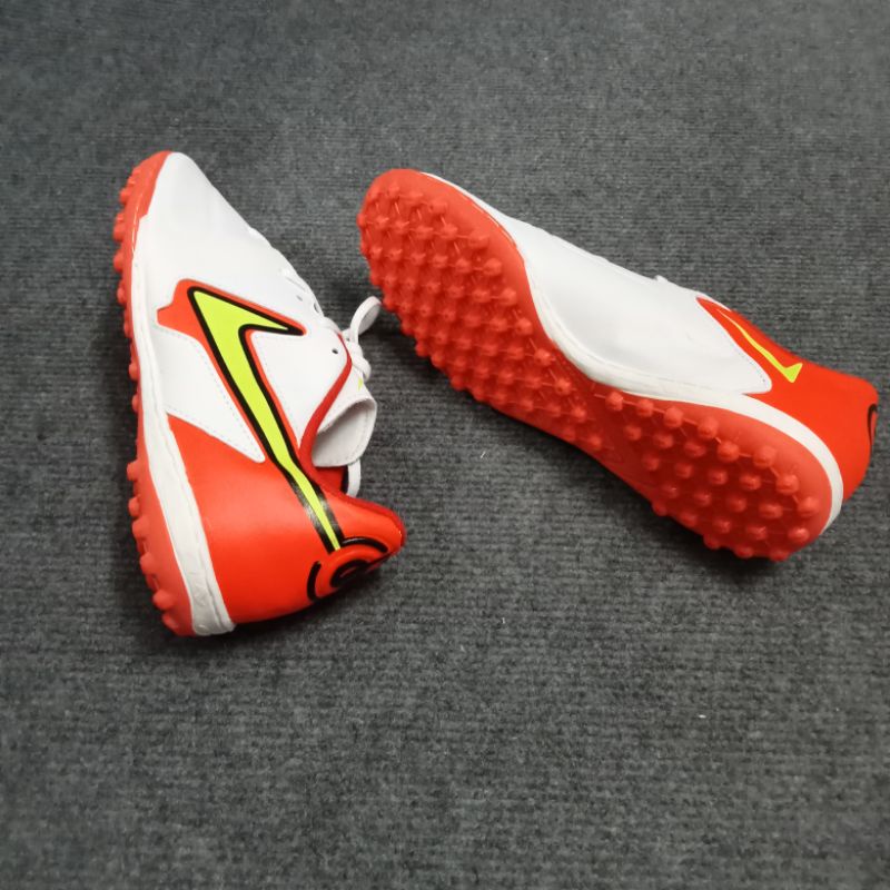 Giày bóng đá Winbro Tiempo X9 đã khâu đế Trắng phối