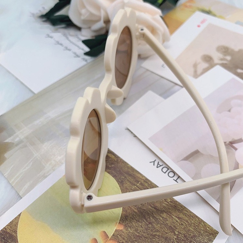 Kính râm chống tia UV thời trang hình hoa cho bé