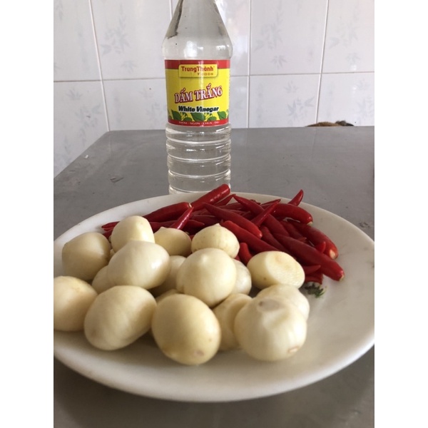 Tỏi cô đơn ngâm giấm ớt thơm ngon