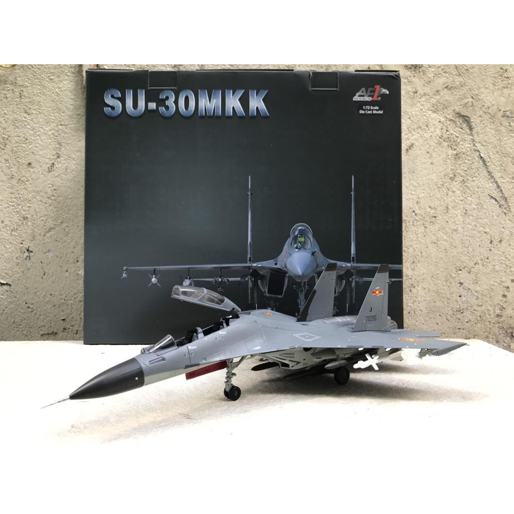 Mô hình máy bay Tiêm kích SU-30MKK 1:72