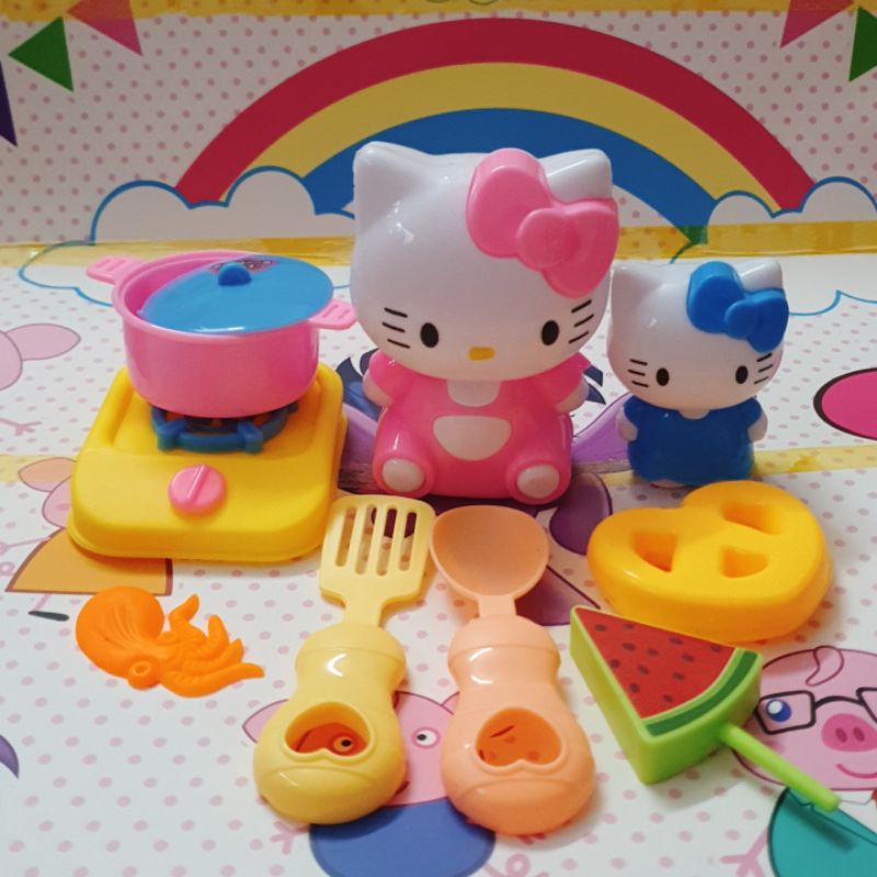 Hello Kitty Và Bộ Đồ Dụng Kèm Theo Để Bé Nhập Vai