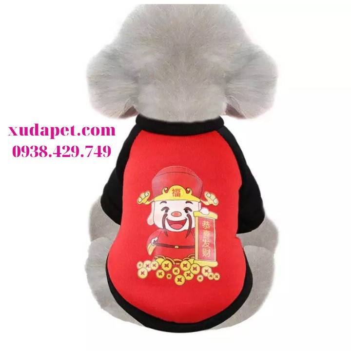 Áo Thun Cho Chó Mèo Hình Thần Tài Đỏ làm từ thun nỉ cao cấp, giúp giữ ấm và làm cho các bé chó mèo xinh hơn - SP000524