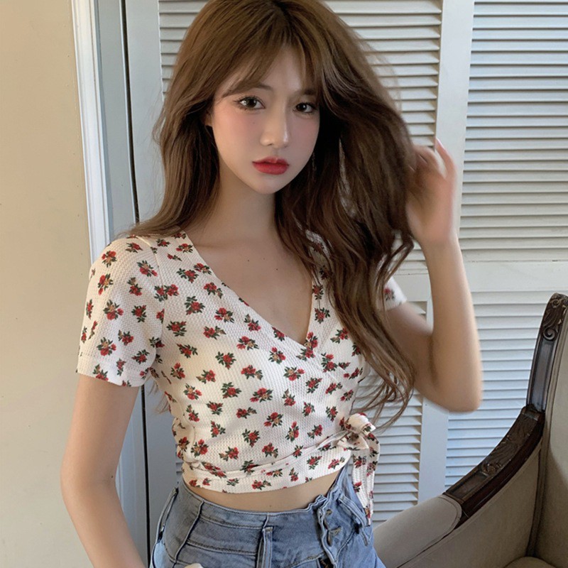 Áo Nữ Tay Ngắn Cổ Chữ V Họa Tiết Hoa Thời Trang Quyến Rũ