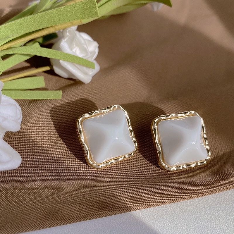 Khuyên Tai Nhựa Resin Kiểu Hình Học Retro Phong Cách Hồng Kông Đơn Giản Cá Tính Cho Nữ