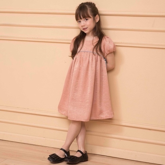 Đầm babydoll tay phồng chất liệu lụa bóng cho bé