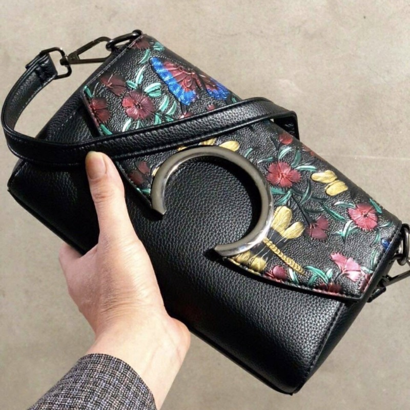 Túi Xách Nữ Da Bò Khắc Hoa Dập Nổi 3D Đeo Chéo Sách Tay Thời Trang Trung Niên Cao Cấp - A&ESHOP 99999