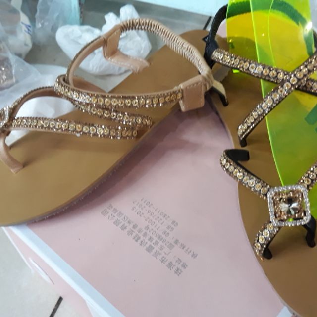 Xăng đan đế phíp quai xỏ ngón đính đá bệt hàng Việt nam