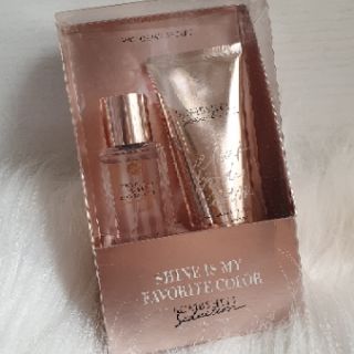 Set nước hoa và sữa tắm Vitoria Secrect