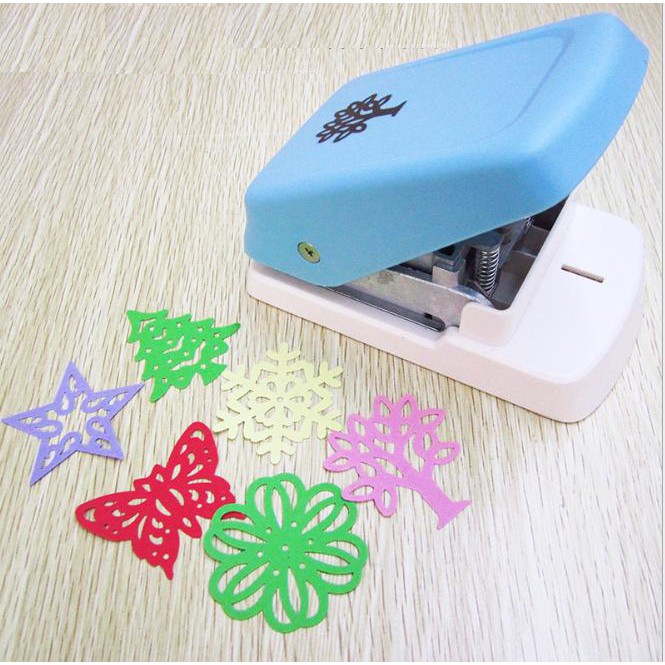 Dập giấy 3D rỗng hình cây thông noel , hoa tuyết