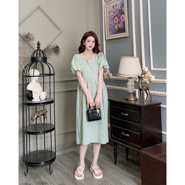 Váy thô kẻ bầu.