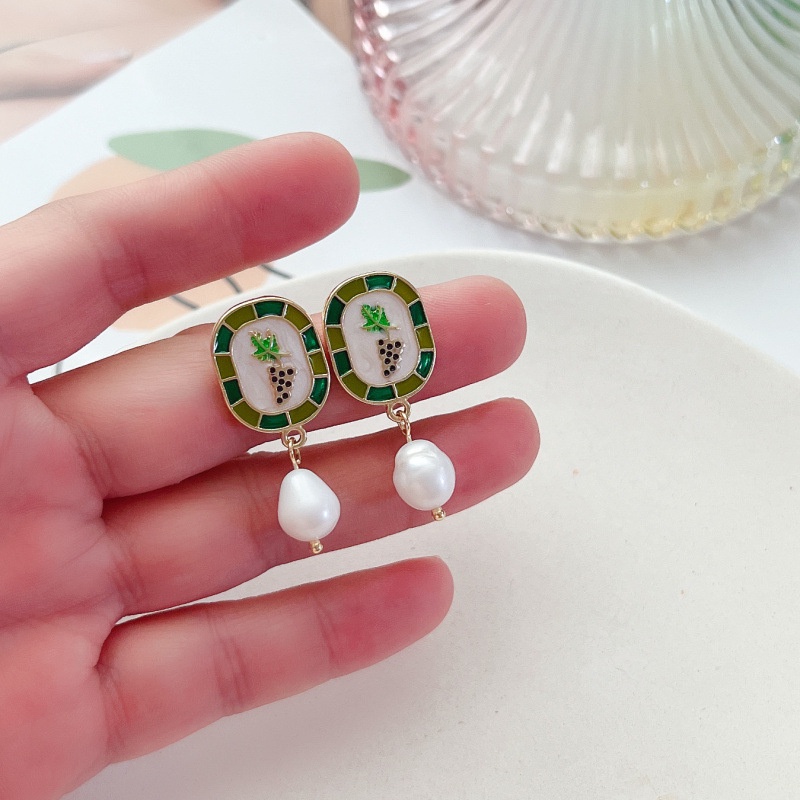 Bông Tai Hình Hoa Nho Tráng Men Đính Ngọc Trai Phong Cách Retro Cho Nữ