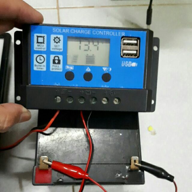 điều khiển sạc pin mặt trời pwm 10A lcd loại 3 nút chỉnh (solar charge controller)
