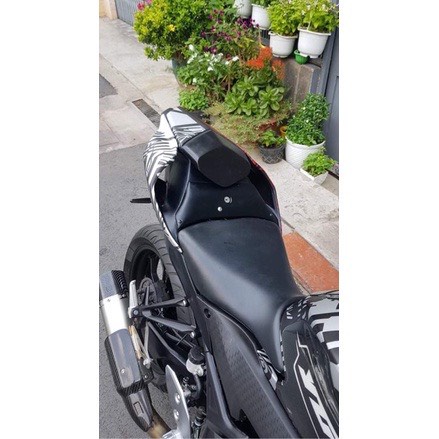 Ốp đuôi full độ cho Yamaha R3 đời 2016-2022. Chuẩn R3 không độ chế, ko cắt khung sườn. Lắp đặt dễ dàng, kèm đèn hậu.