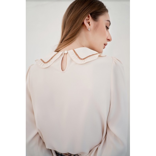 Áo sơ mi be cổ sen bèo thêu trang trí 1AO2123 ADORE DRESS | BigBuy360 - bigbuy360.vn