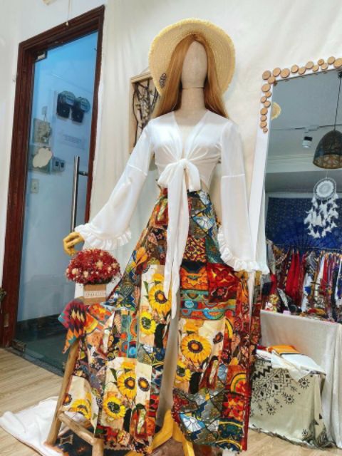 Set quần thổ cẩm áo trắng - áo croptop nơ ngực tay bèo và quần ống rộng | BigBuy360 - bigbuy360.vn