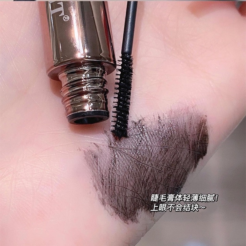 Chuốt mi siêu mảnh Sweet Mint Mascara Skinny Powerproof