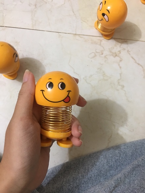 Emoji nhún nhảy